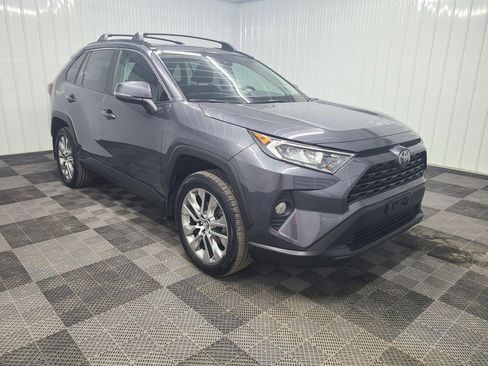 Used 2020 Toyota RAV4 XLE Premium AWD/4WD image 4