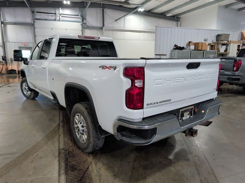 Used 2020 Chevrolet Silverado 2500 LT AWD/4WD image 4