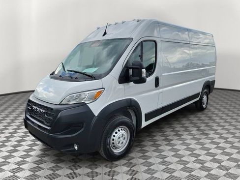 Used 2017 RAM ProMaster 2500 w/ Premium Appearance Group FWD image 2