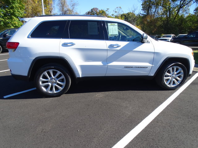 Used 2017 Jeep Grand Cherokee Limited AWD/4WD image 27
