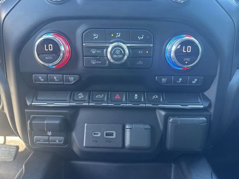Used 2021 GMC Sierra 2500 AT4 AWD/4WD image 21