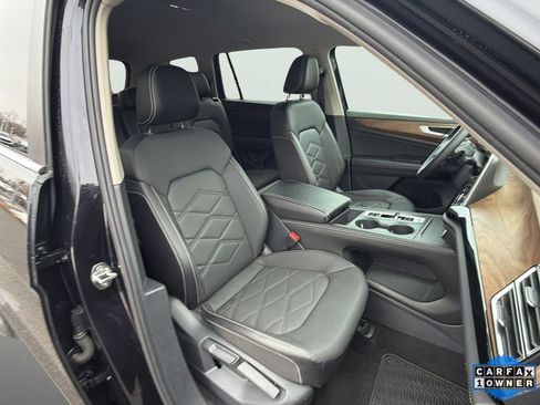 Used 2024 Volkswagen Atlas SE image 8