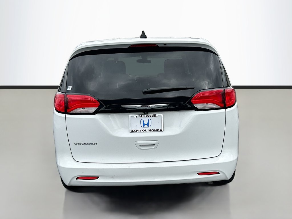 Used 2022 Chrysler Voyager LX FWD image 6