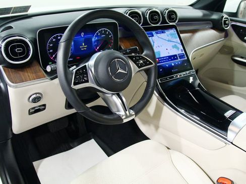 Certified 2025 Mercedes-Benz GLC 300 4MATIC image 6