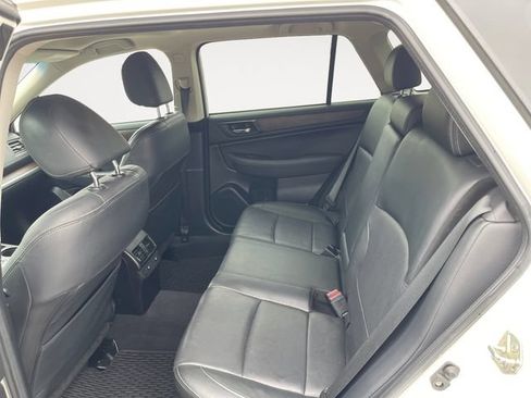 Used 2016 Subaru Outback 2.5i Limited AWD/4WD image 13