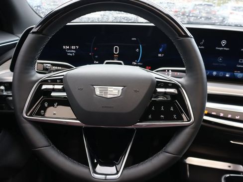Used 2024 Cadillac Lyriq Sport RWD image 6