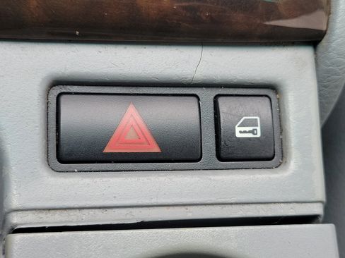 Used 2002 BMW 325Ci Convertible image 25