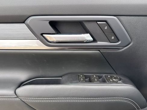 New 2026 GMC Terrain Elevation w/ Elevation Premium Package AWD/4WD image 11