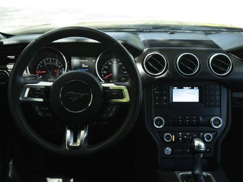 Used 2021 Ford Mustang Coupe RWD image 25