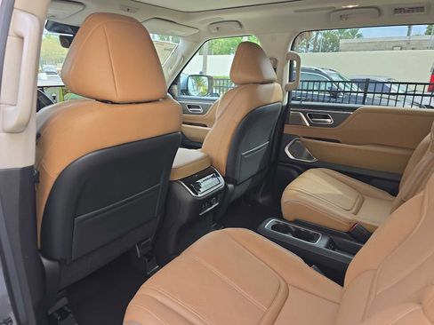 Certified 2025 INFINITI QX80 Sensory image 12