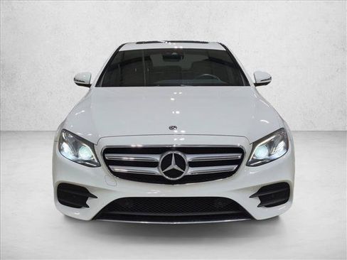Used 2019 Mercedes-Benz E 300 image 2