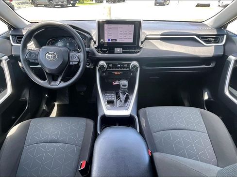 Used 2025 Toyota RAV4 XLE AWD/4WD image 21