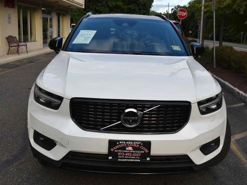 Used 2019 Volvo XC40 T5 R-Design AWD/4WD image 9