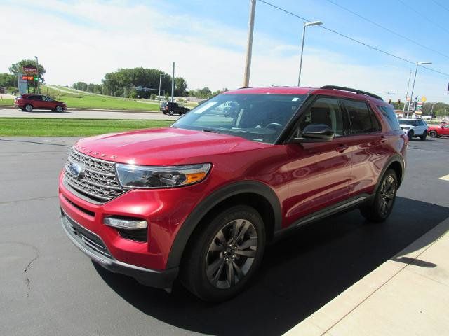 Certified 2024 Ford Explorer XLT w/ Equipment Group 202A AWD/4WD image 4