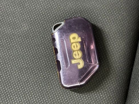 Used 2019 Jeep Wrangler Unlimited Sahara image 27