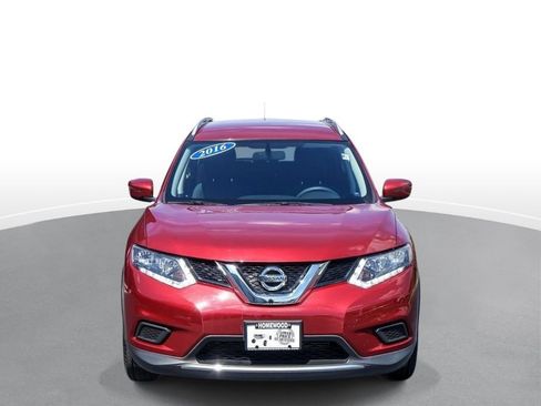 Used 2016 Nissan Rogue S w/ Appearance Package FWD image 2