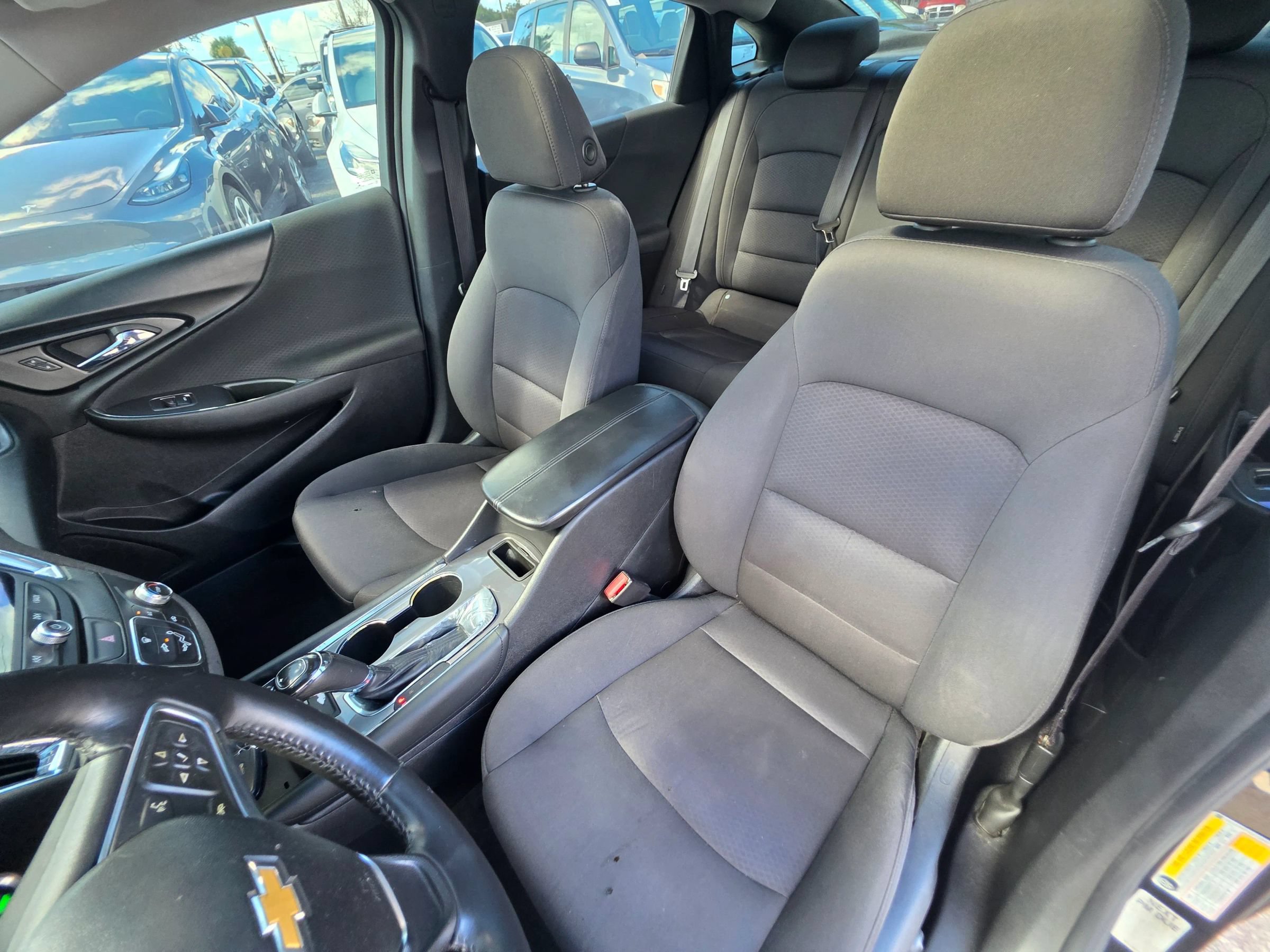 Used 2018 Chevrolet Malibu LT FWD image 11