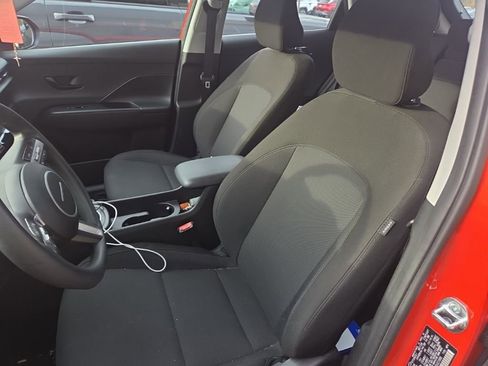 Used 2025 Hyundai Kona SE image 5