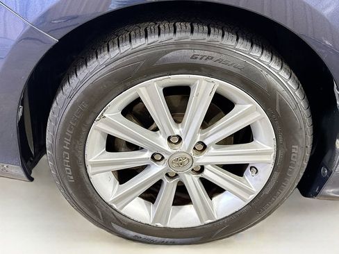 Used 2014 Toyota Camry XLE image 40