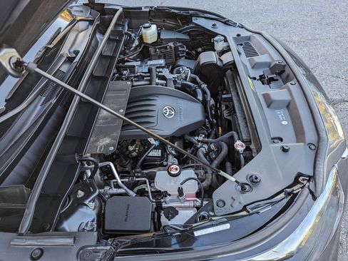 Used 2023 Toyota Highlander LE image 47