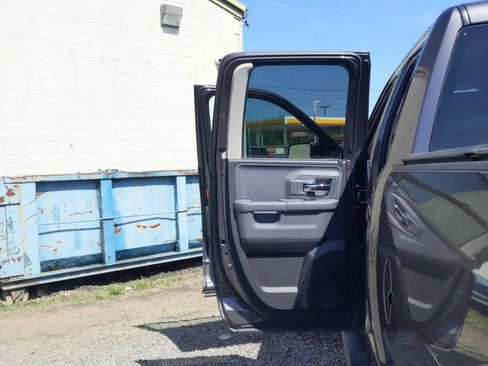 Used 2024 RAM 1500 Classic SLT AWD/4WD image 29