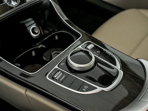 Used 2019 Mercedes-Benz C 300 Sedan image 32