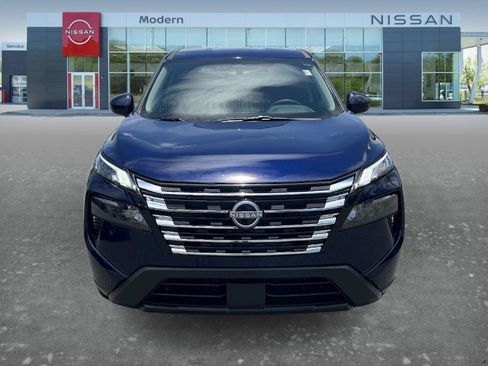 Certified 2026 Nissan Rogue SV FWD image 3