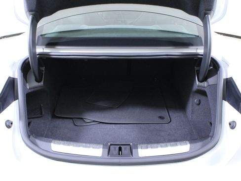 Used 2020 Porsche Taycan Turbo image 10