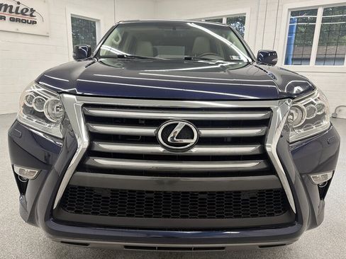 Used 2017 Lexus GX 460 Premium AWD/4WD image 2