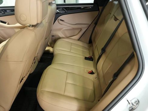 Certified 2025 Porsche Macan AWD/4WD image 27