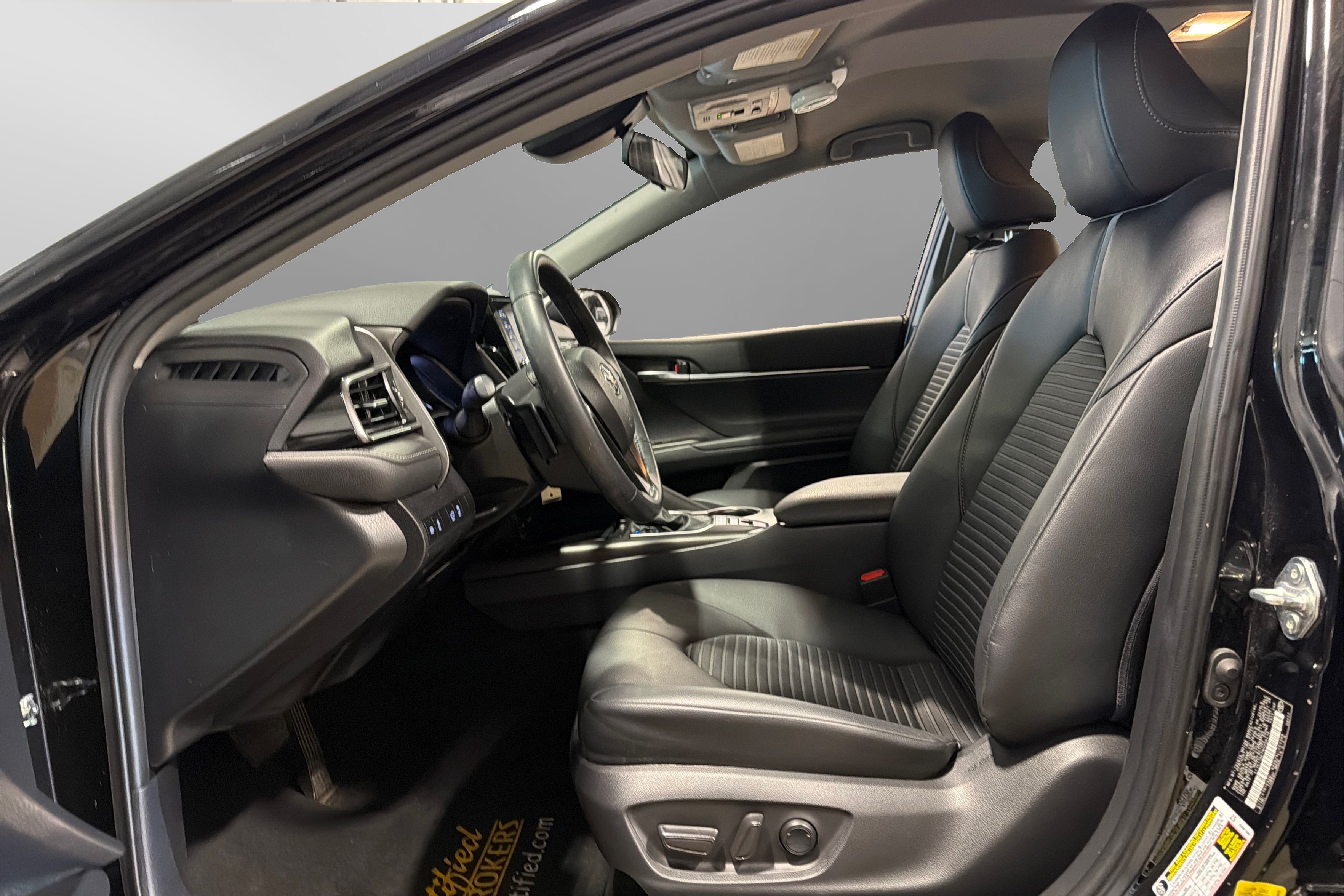 Used 2022 Toyota Camry SE AWD/4WD image 17