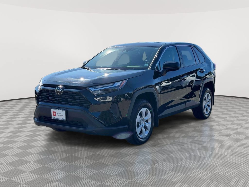 Used 2025 Toyota RAV4 LE AWD/4WD image 3