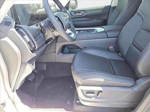 New 2025 Nissan Armada SV image 4