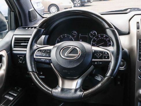 Used 2021 Lexus GX 460 Luxury w/ Off Road Package AWD/4WD image 21