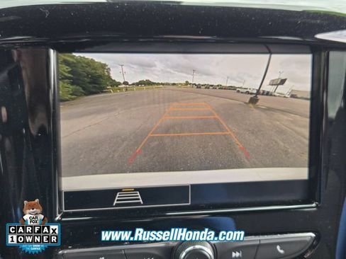 Used 2023 Chevrolet Traverse LT FWD image 17