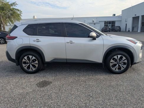 Used 2023 Nissan Rogue SV w/ SV Premium B Package FWD image 3