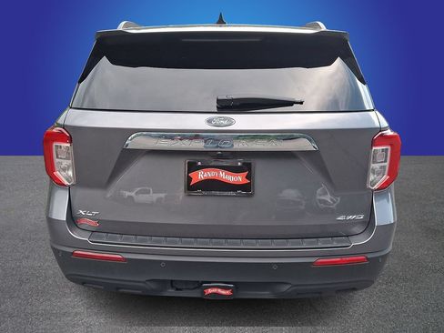 Used 2021 Ford Explorer XLT w/ Class III Trailer Tow Package AWD/4WD image 5