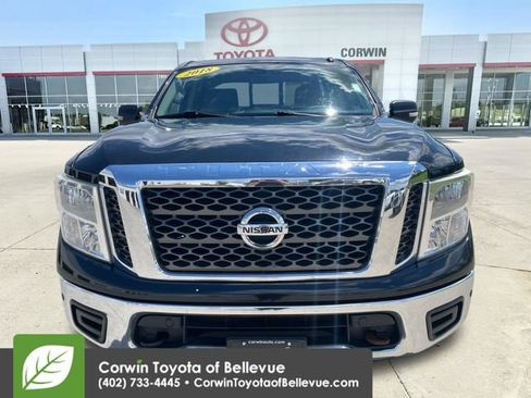 Used 2018 Nissan Titan SV w/ SV Convenience Package AWD/4WD image 8