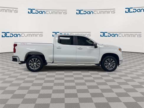 Used 2024 Chevrolet Silverado 1500 LT image 9