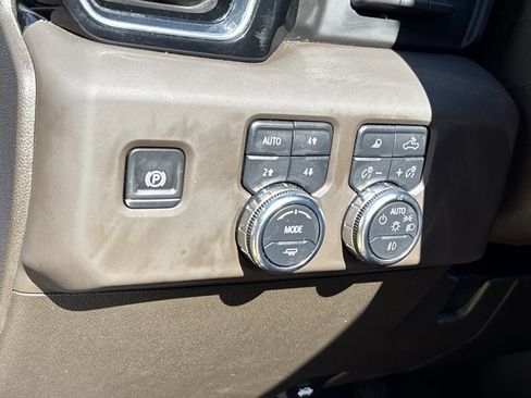 Used 2025 GMC Sierra 2500 Denali w/ Denali Reserve Package AWD/4WD image 29