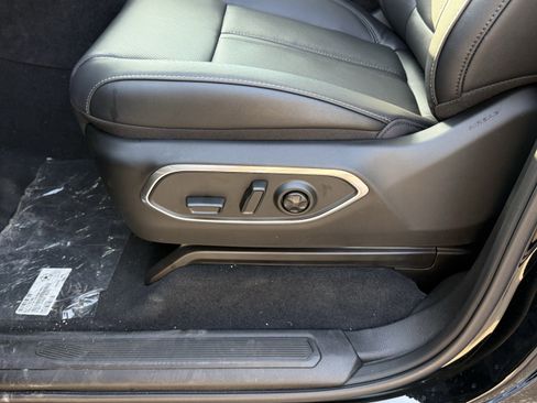 New 2025 Jeep Wagoneer L Series II image 13