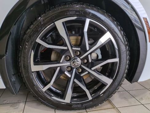 Used 2024 Toyota Prius Prime Premium image 20