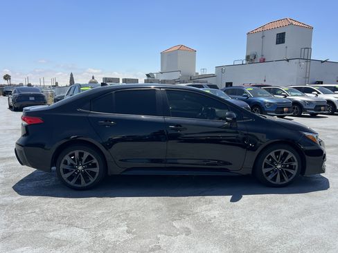 Used 2024 Toyota Corolla SE w/ SE Premium Package FWD image 9