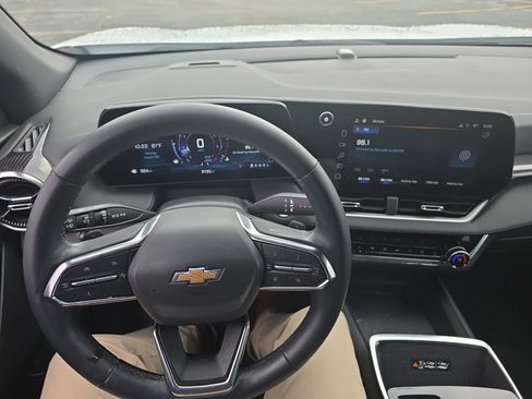 Used 2025 Chevrolet Equinox LT w/ Convenience Package II FWD image 15