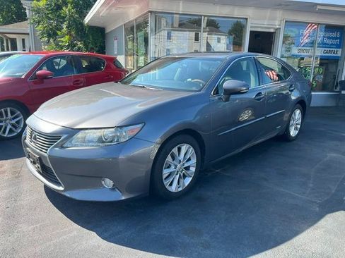 Used 2013 Lexus ES 300h w/ Luxury Pkg FWD image 2