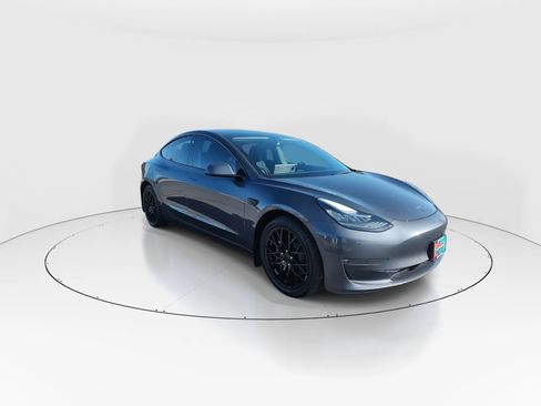 Used 2022 Tesla Model 3 Long Range image 2