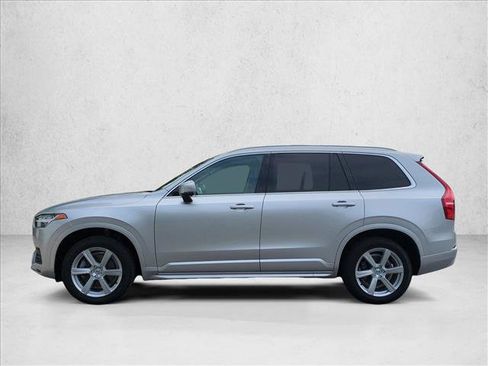 Used 2022 Volvo XC90 T6 Momentum AWD/4WD image 9