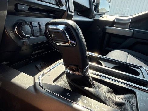 Used 2015 Ford F150 XLT w/ Equipment Group 302A Luxury AWD/4WD image 23