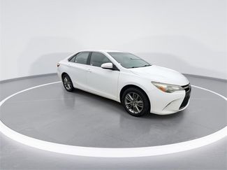 Used 2016 Toyota Camry SE video 2