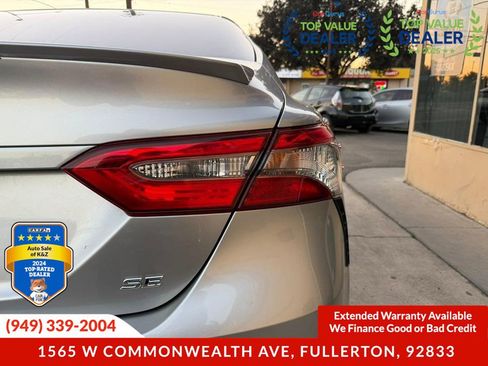 Used 2018 Toyota Camry SE image 20